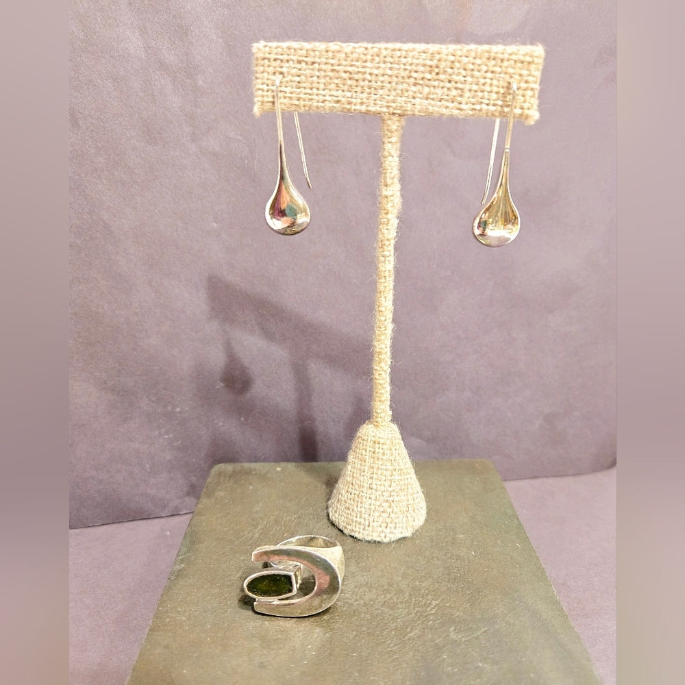 Vintage MCM Sterling silver ring with enamel Israel and silver droplet earrings